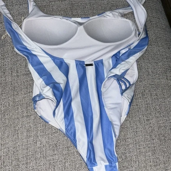 The Carolina Striped One Piece - Picture 4 of 4